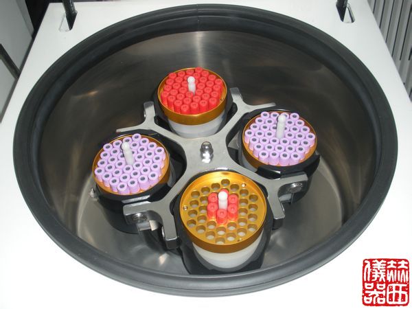 圖文講解自動(dòng)脫蓋離心機(jī)如何自動(dòng)脫帽全過(guò)程